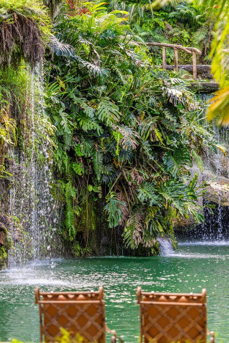 See details / sq. ft. $ 2025-11-04 0 Photo