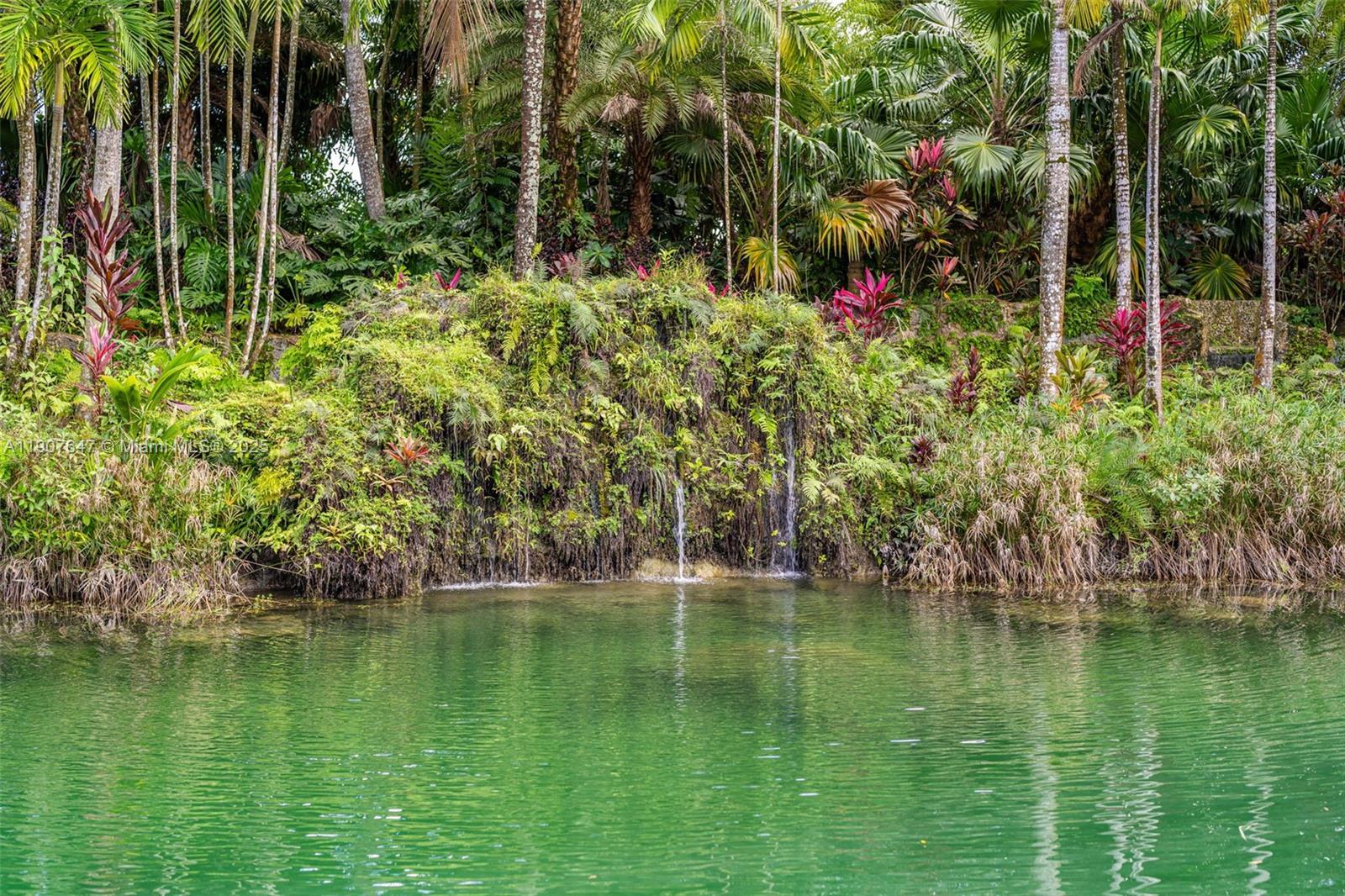 See details / sq. ft. $ 2025-11-04 0 Photo