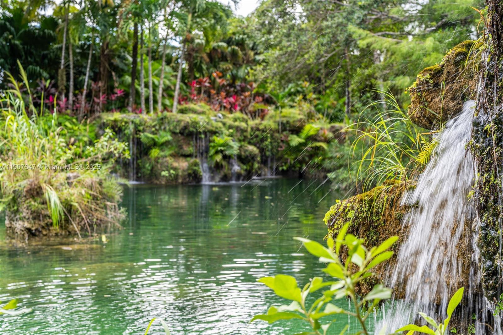 See details / sq. ft. $ 2025-11-04 0 Photo