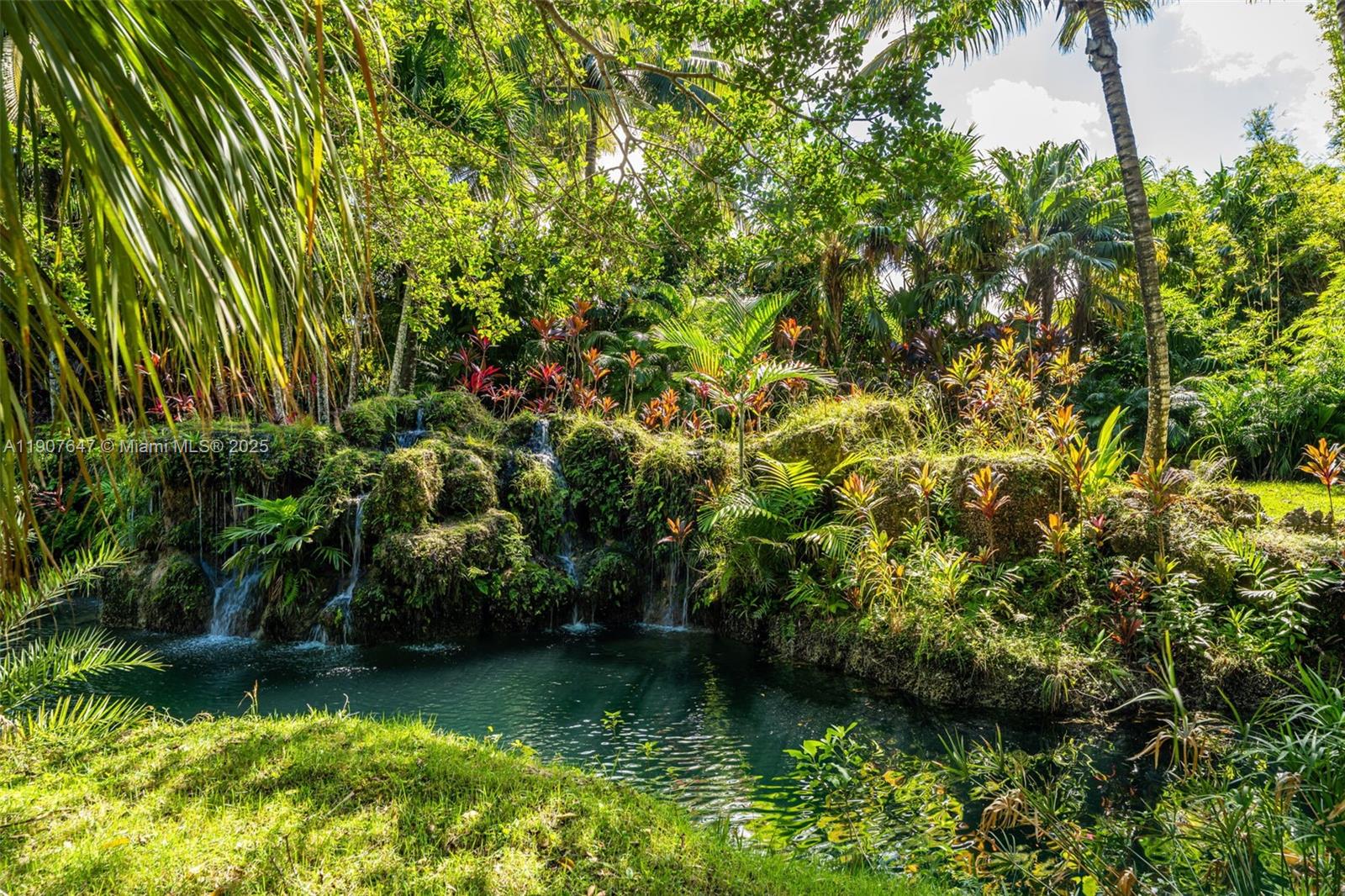 See details / sq. ft. $ 2025-11-04 0 Photo