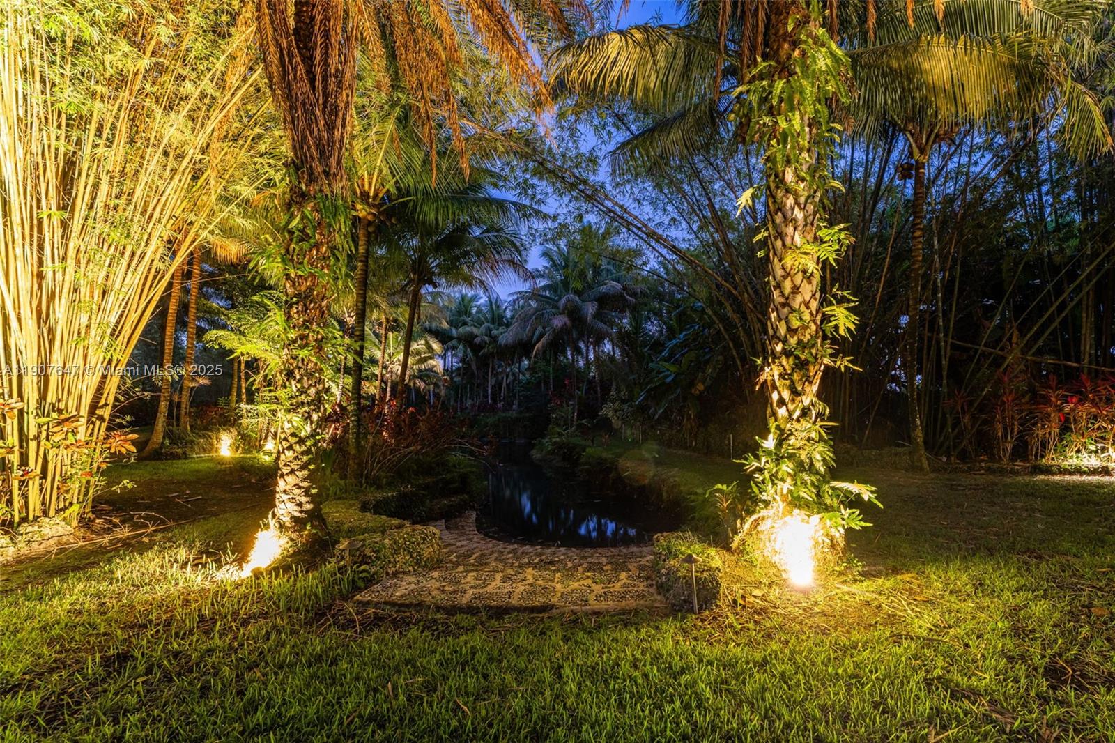 See details / sq. ft. $ 2025-11-04 0 Photo