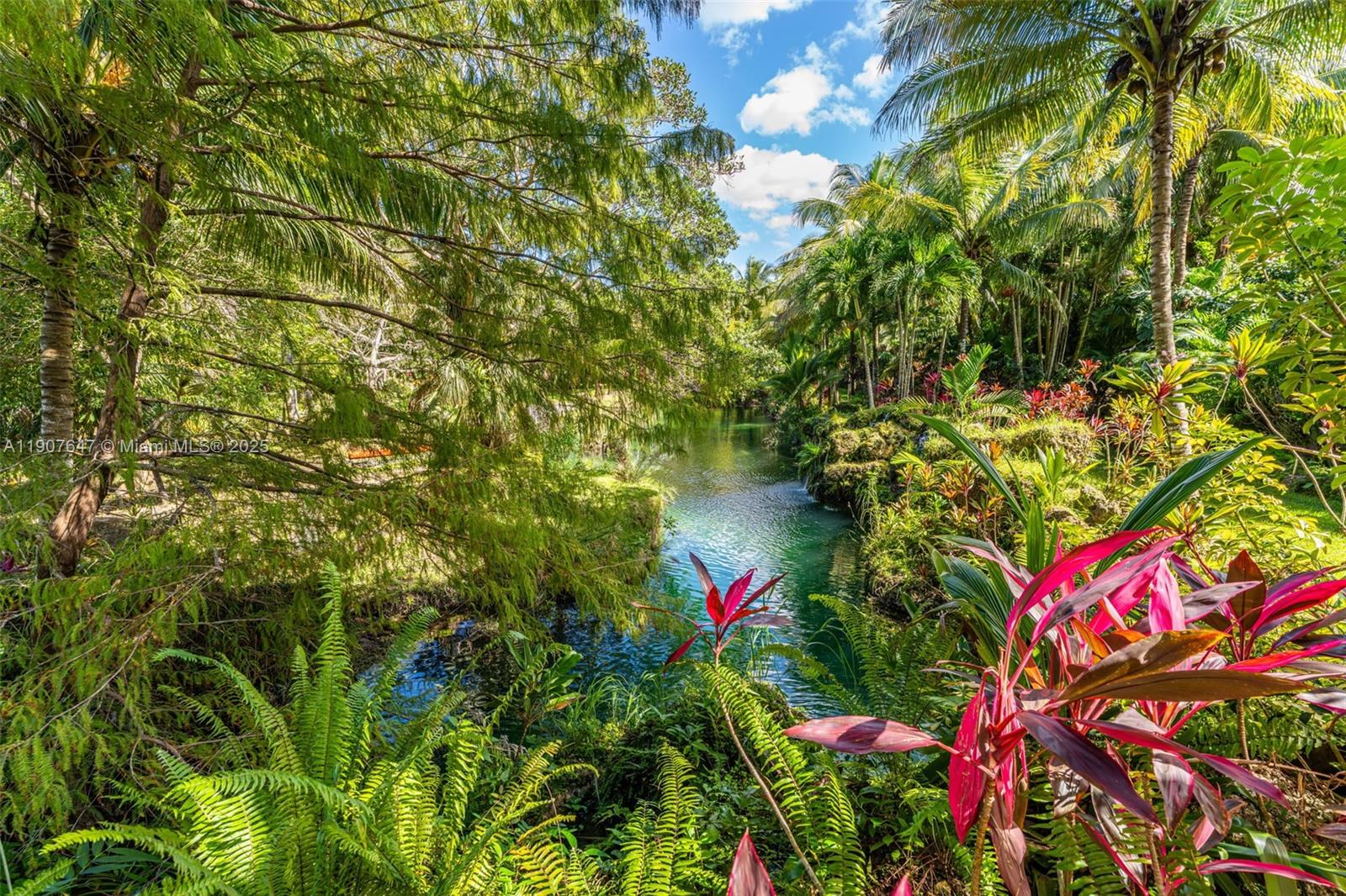 See details / sq. ft. $ 2025-11-04 0 Photo