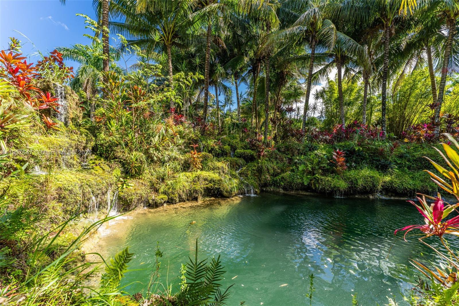 See details / sq. ft. $ 2025-11-04 0 Photo