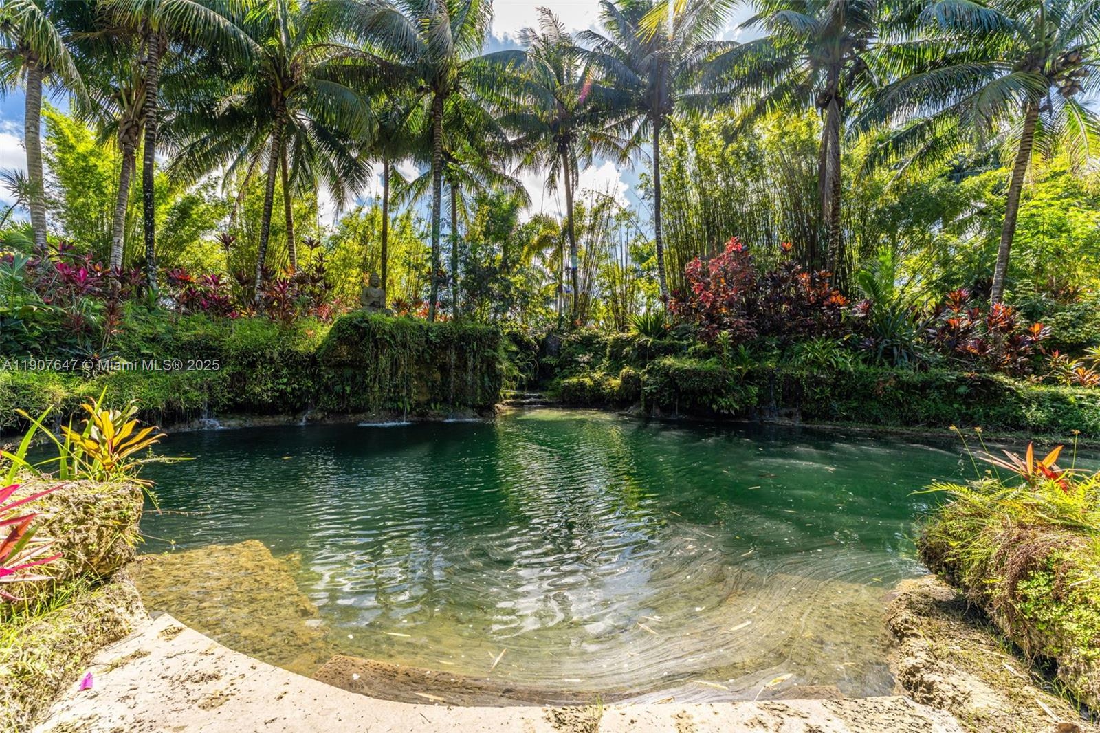 See details / sq. ft. $ 2025-11-04 0 Photo