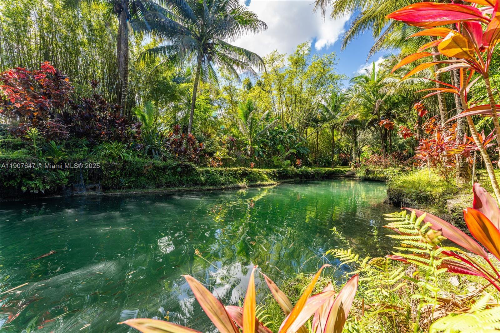 See details / sq. ft. $ 2025-11-04 0 Photo