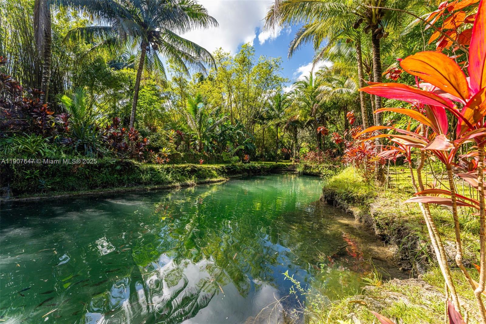 See details / sq. ft. $ 2025-11-04 0 Photo