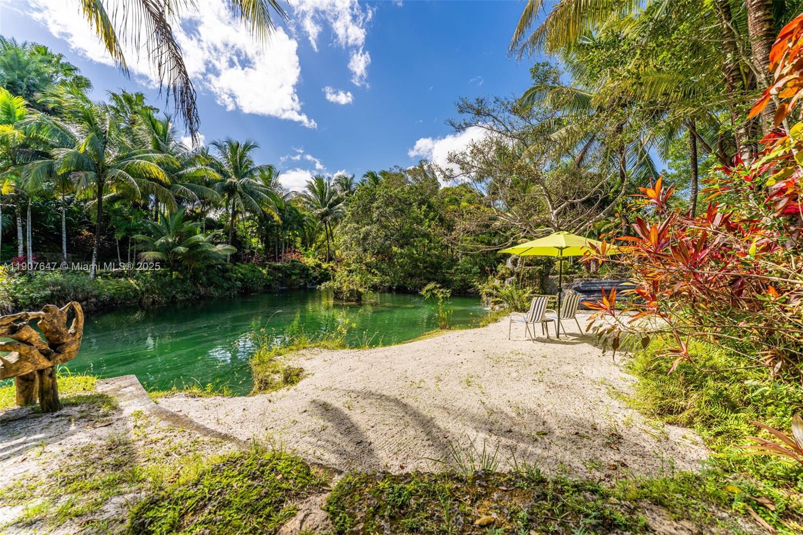 See details / sq. ft. $ 2025-11-04 0 Photo