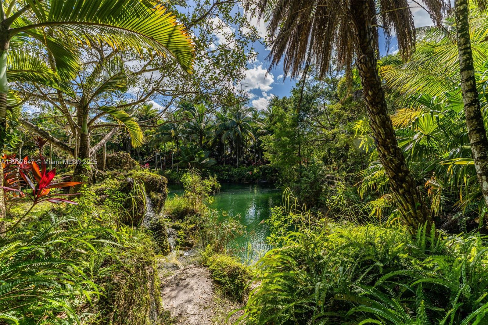 See details / sq. ft. $ 2025-11-04 0 Photo