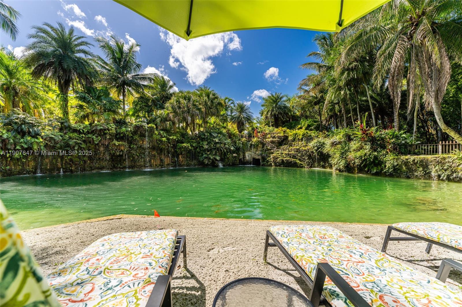 See details / sq. ft. $ 2025-11-04 0 Photo