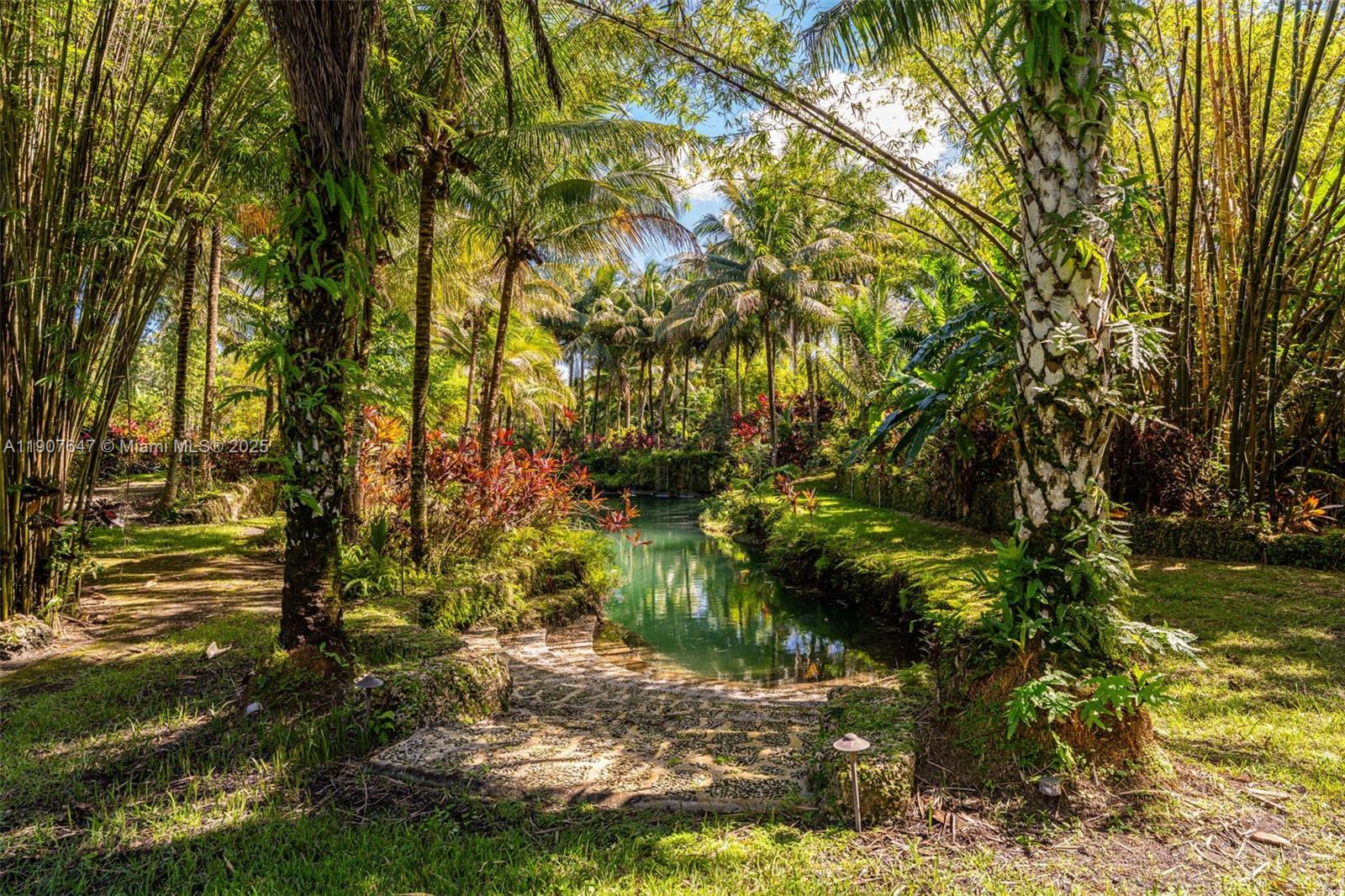 See details / sq. ft. $ 2025-11-04 0 Photo