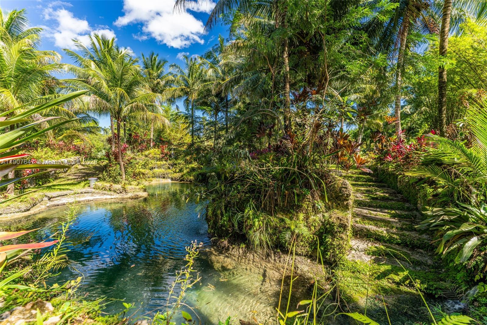 See details / sq. ft. $ 2025-11-04 0 Photo