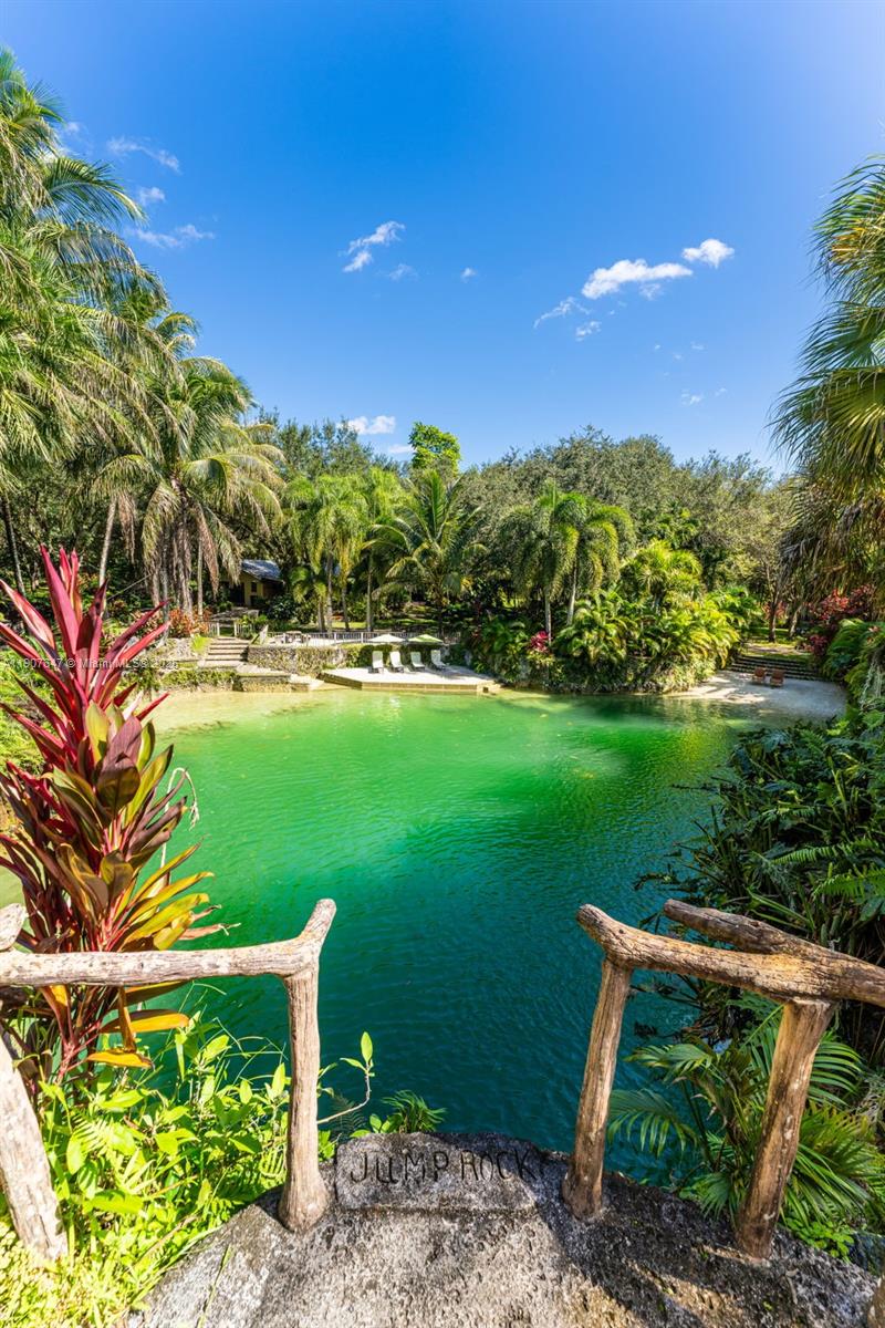 See details / sq. ft. $ 2025-11-04 0 Photo