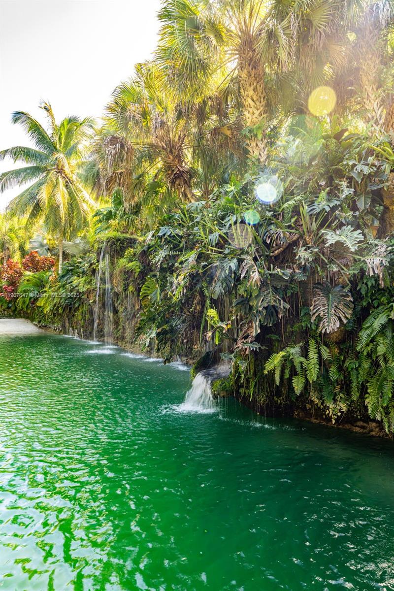 See details / sq. ft. $ 2025-11-04 0 Photo