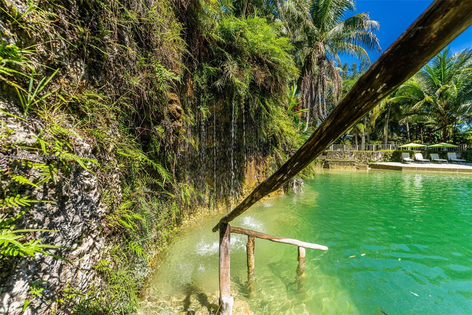 See details / sq. ft. $ 2025-11-04 0 Photo