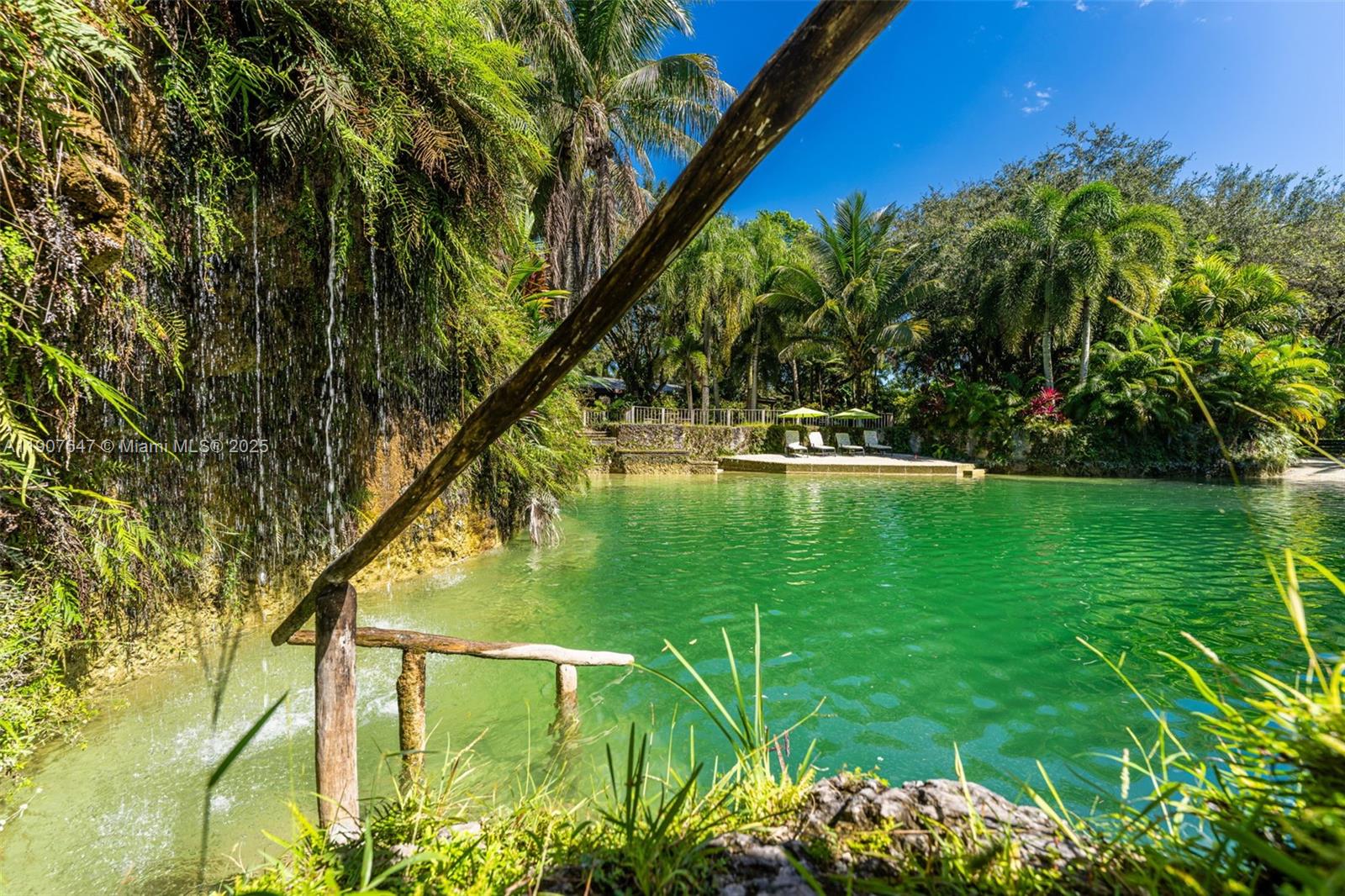 See details / sq. ft. $ 2025-11-04 0 Photo