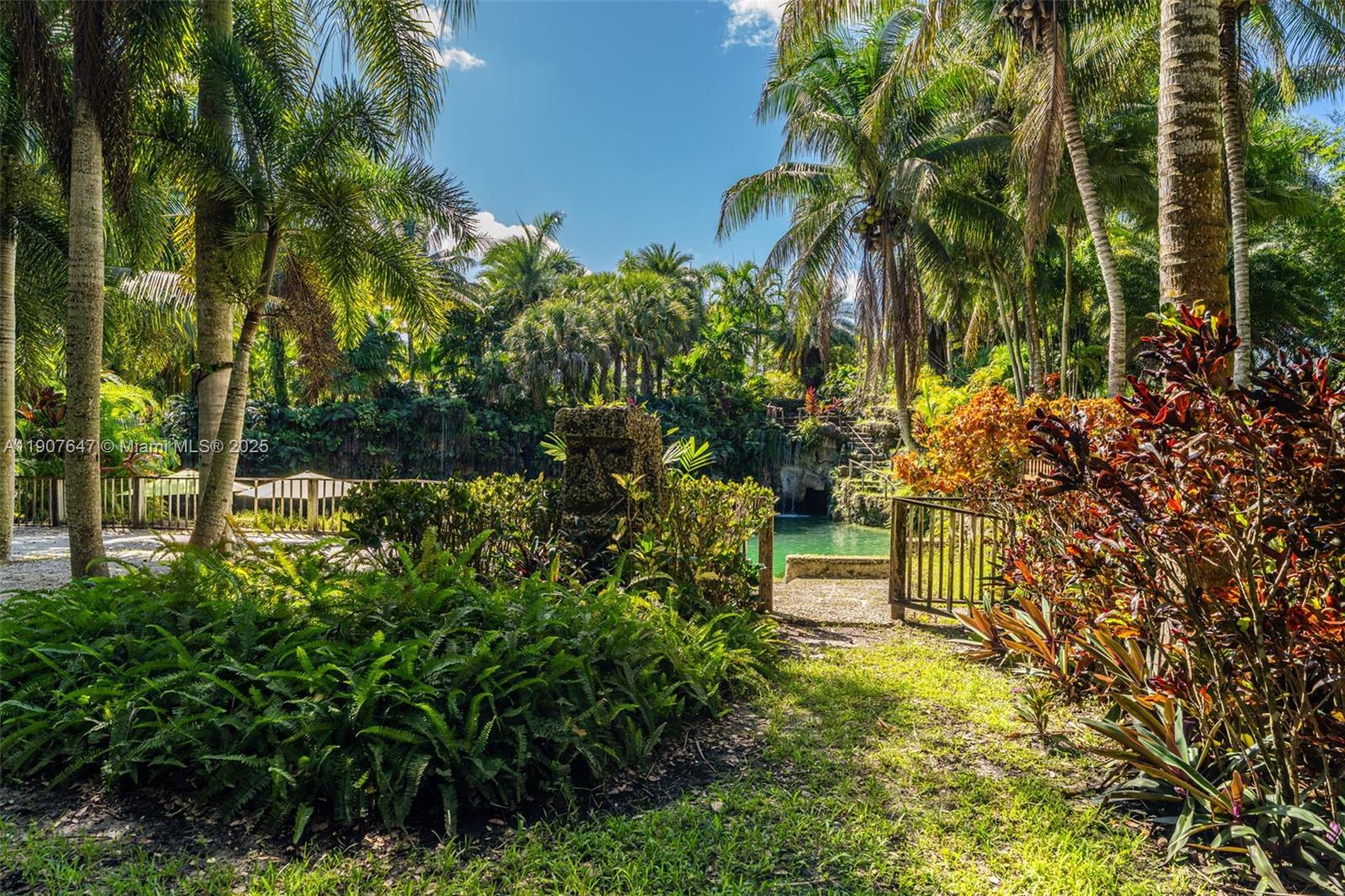 See details / sq. ft. $ 2025-11-04 0 Photo