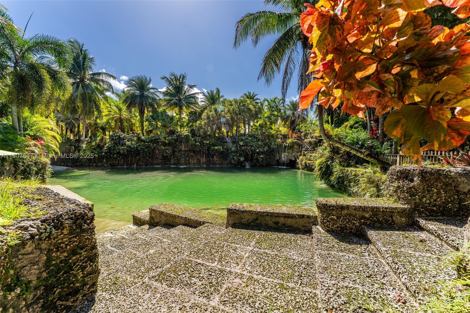 See details / sq. ft. $ 2025-11-04 0 Photo