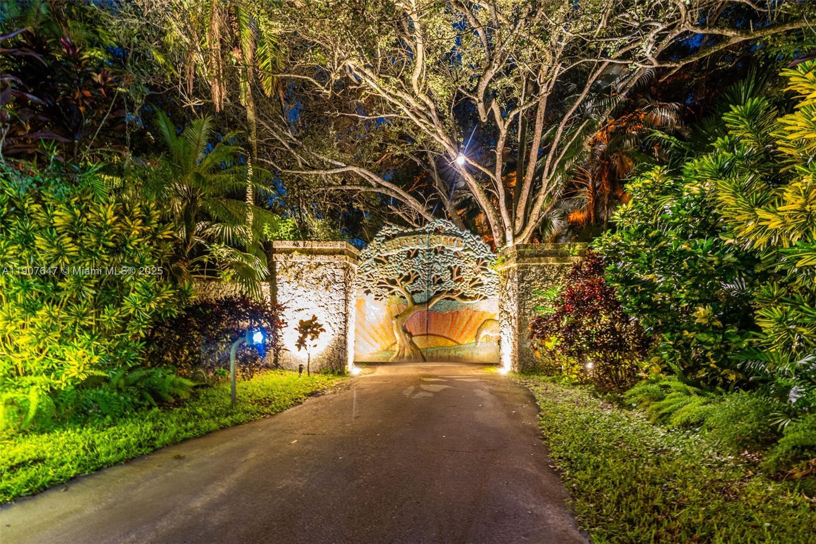 See details / sq. ft. $ 2025-11-04 0 Photo