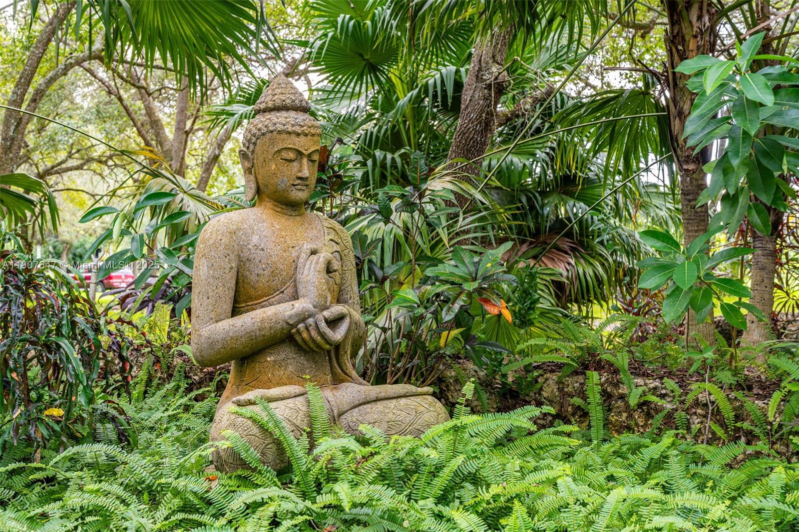 See details / sq. ft. $ 2025-11-04 0 Photo