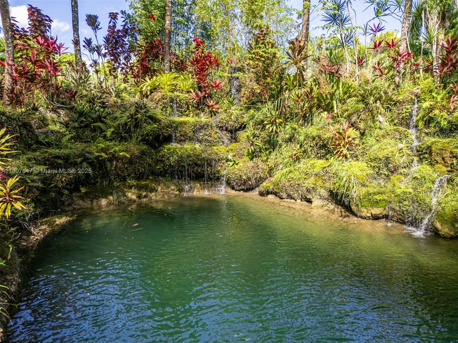 See details / sq. ft. $ 2025-11-04 0 Photo