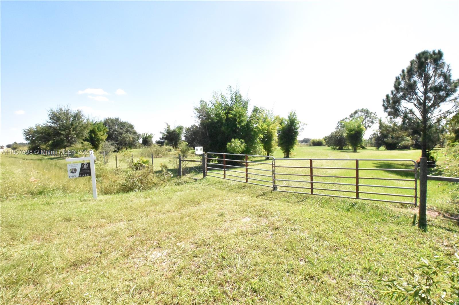 Подробнее / кв.футов $ 2025-11-04 0 Фото