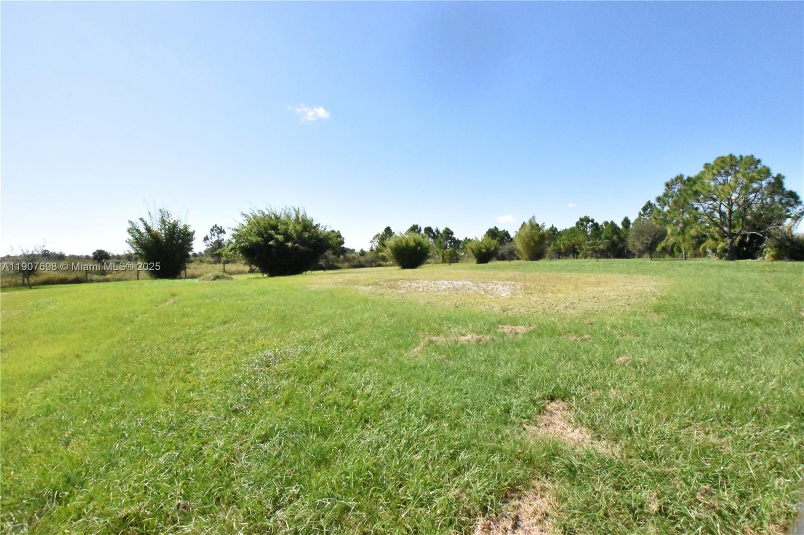 Подробнее / кв.футов $ 2025-11-04 0 Фото