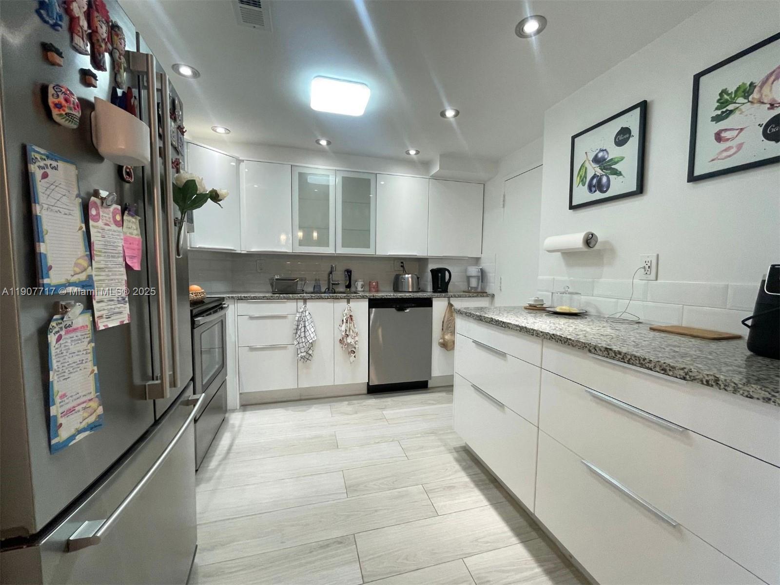 1123 2 / 2 1220 sq. ft. $ 2025-11-04 0 Photo