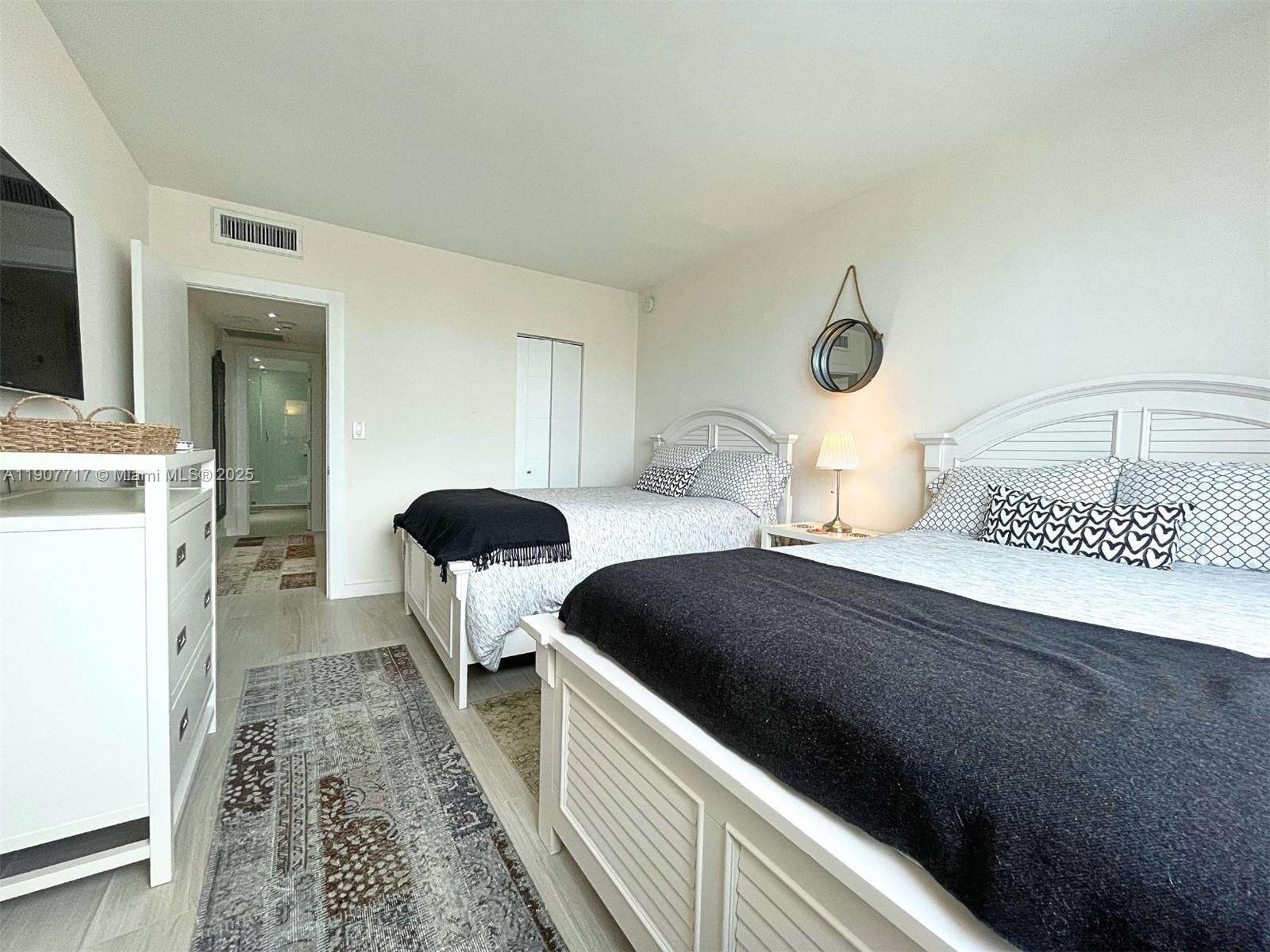 1123 2 / 2 1220 sq. ft. $ 2025-11-04 0 Photo