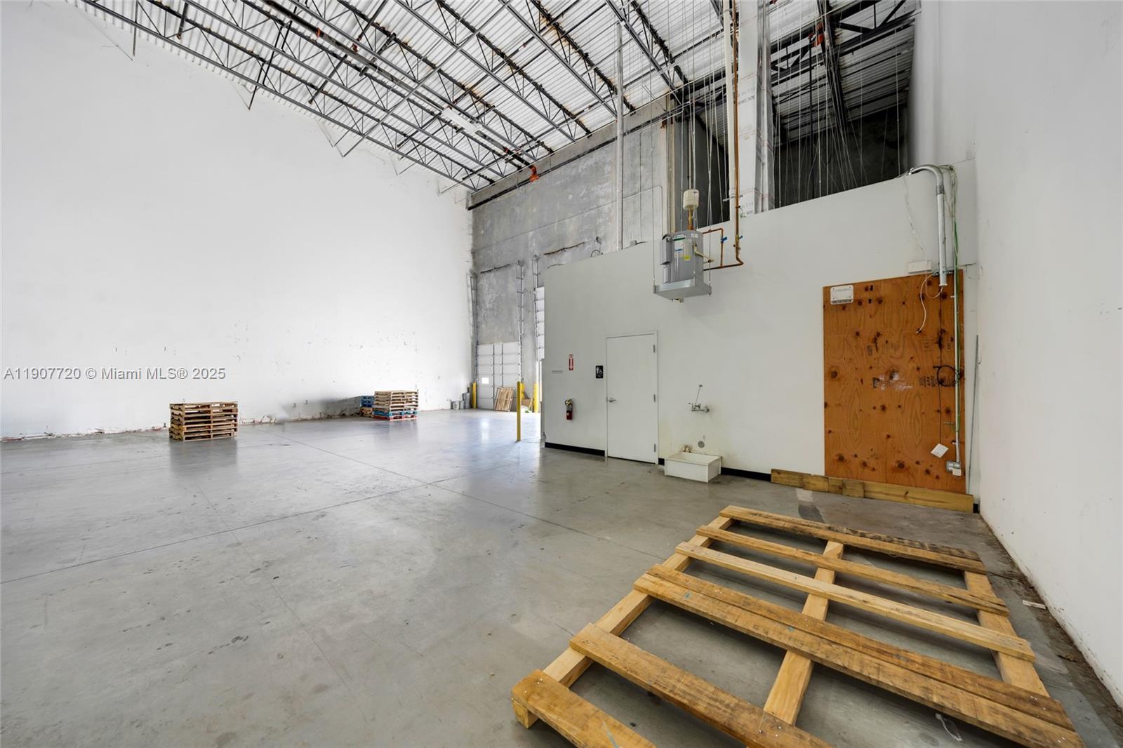 Ver detalles 4 / sq. ft. $ 2025-11-04 0 foto