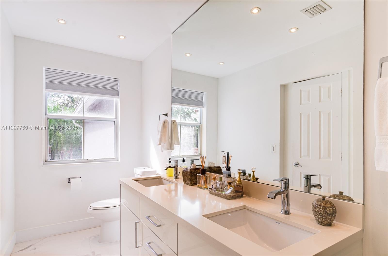 Photo of 1115 cherryapalm (1115), Hollywood, Florida, 33019 -