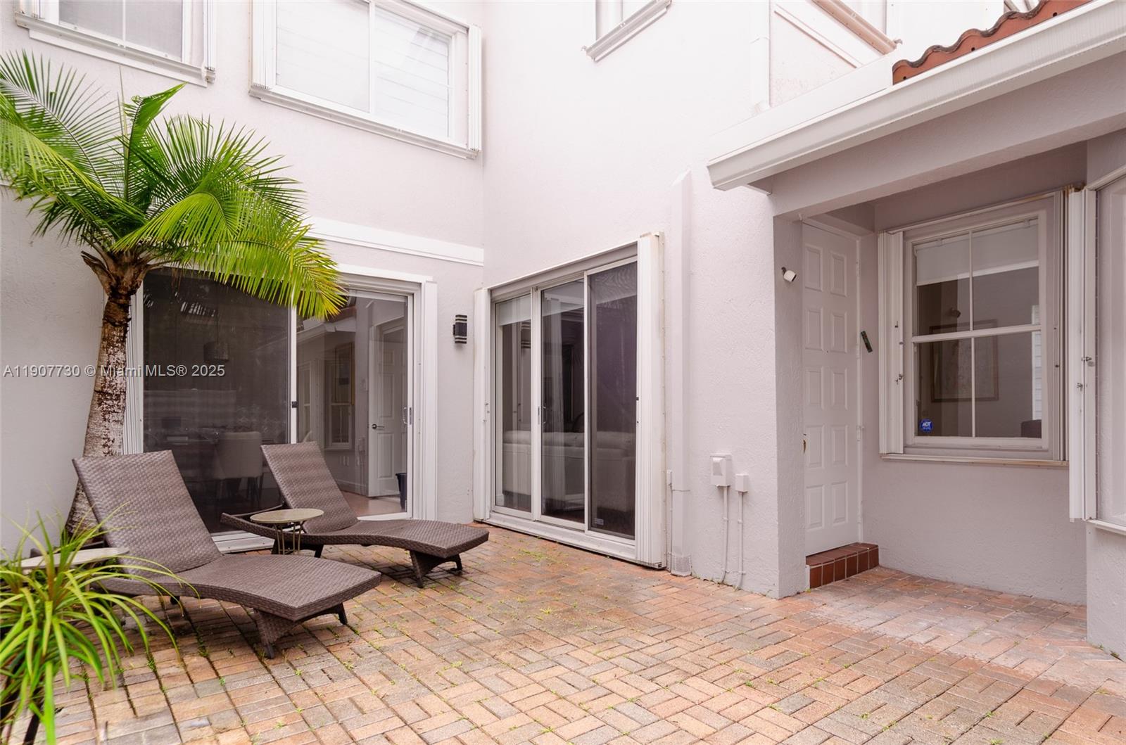 Photo of 1115 cherryapalm (1115), Hollywood, Florida, 33019 -