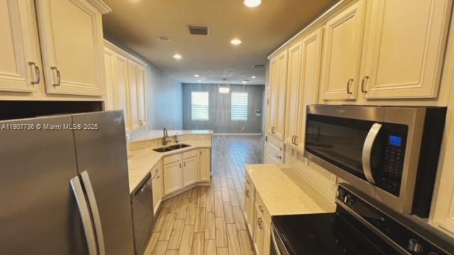 Ver detalles 3973 3 / 3 1421 sq. ft. $ 2025-11-04 0 foto