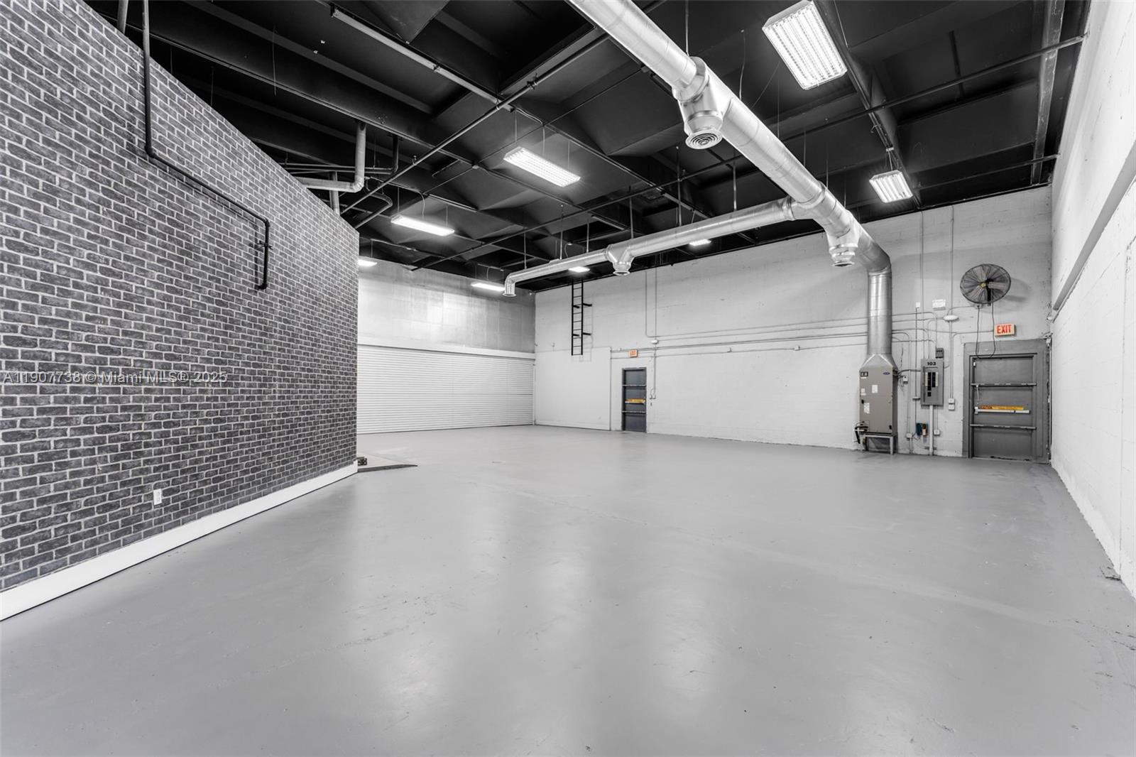 See details 3 / sq. ft. $ 2025-11-04 0 Photo