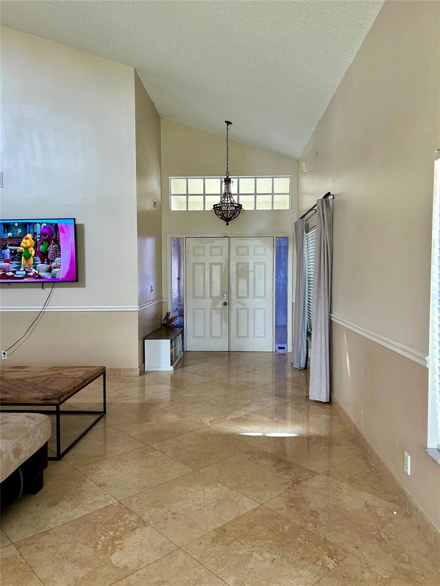 Ver detalles 6930 4 / 3 2014 sq. ft. $ 2026-06-14 0 foto