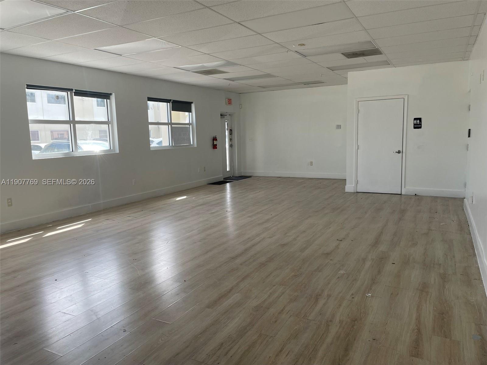 250  /   sq. ft. $ 2025-11-04 0 Photo