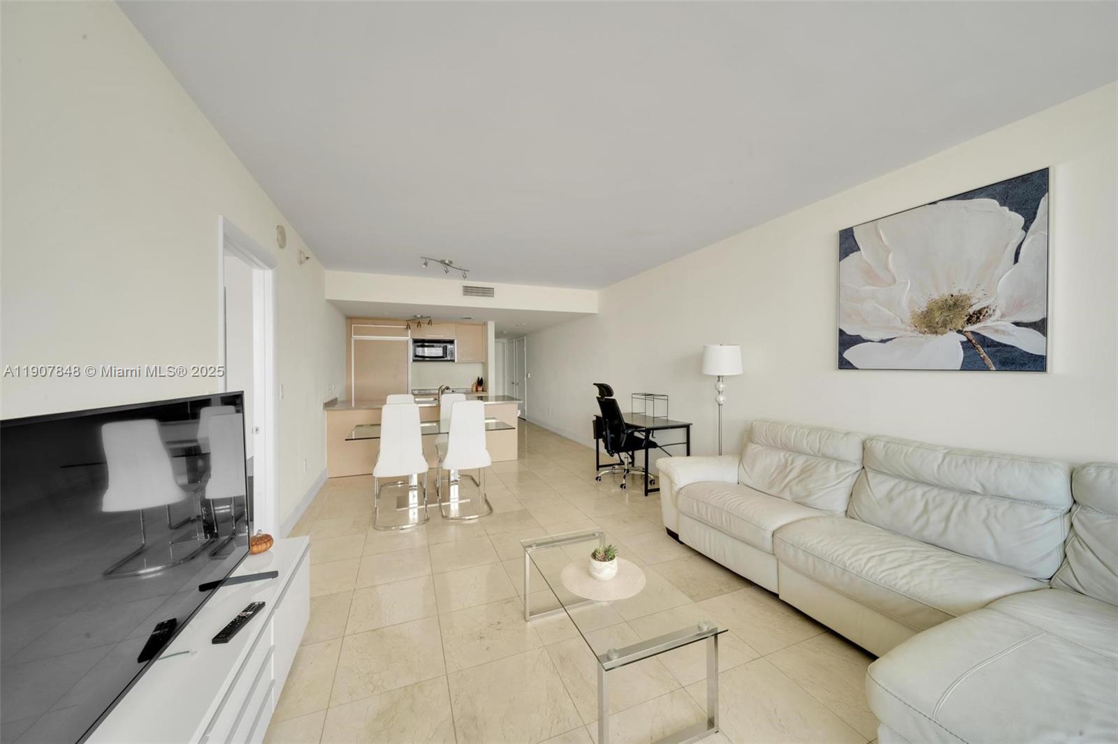 See details 1609 2 / 1 1086 sq. ft. $ 2025-11-04 0 Photo