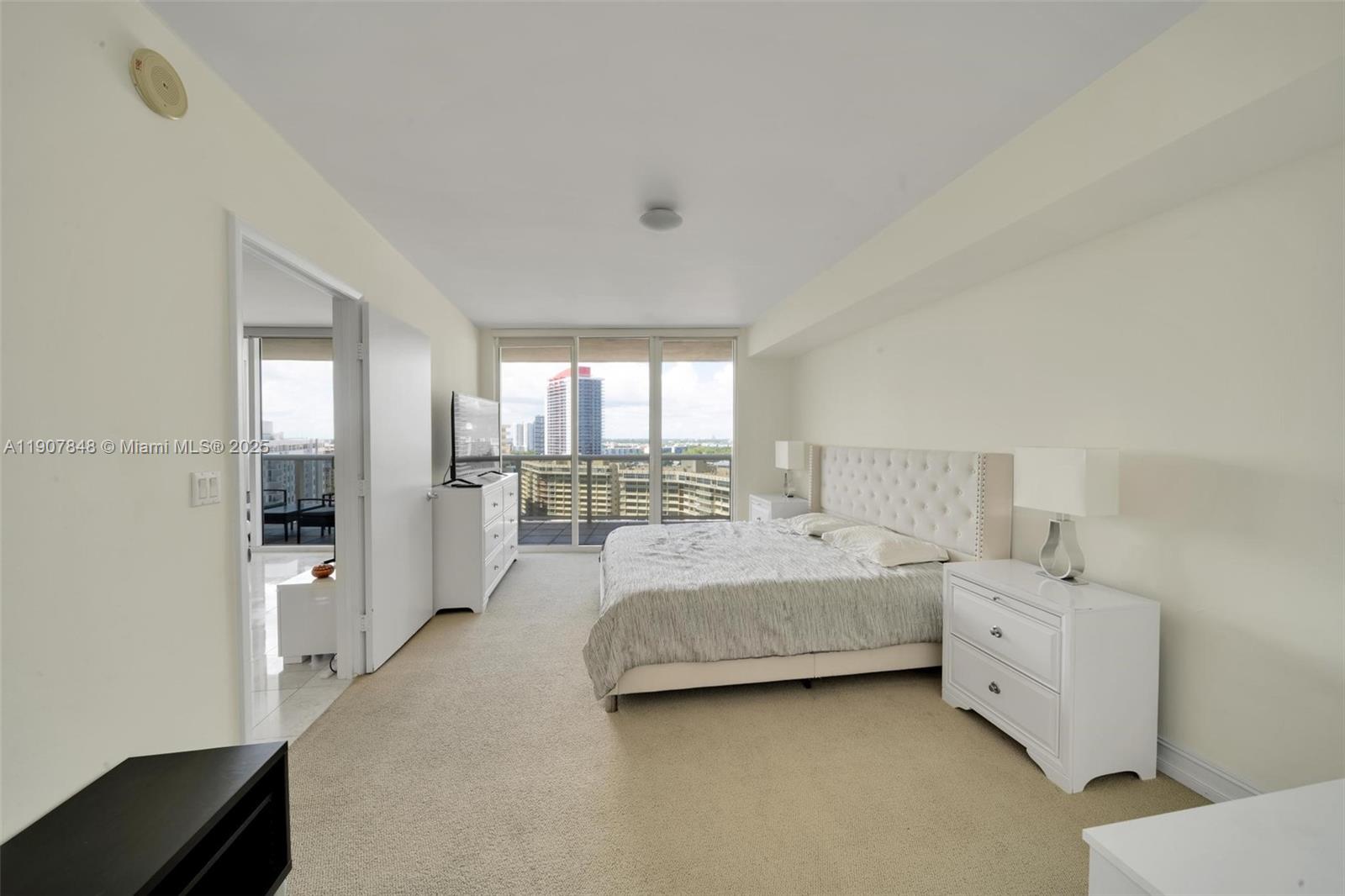 See details 1609 2 / 1 1086 sq. ft. $ 2025-11-04 0 Photo