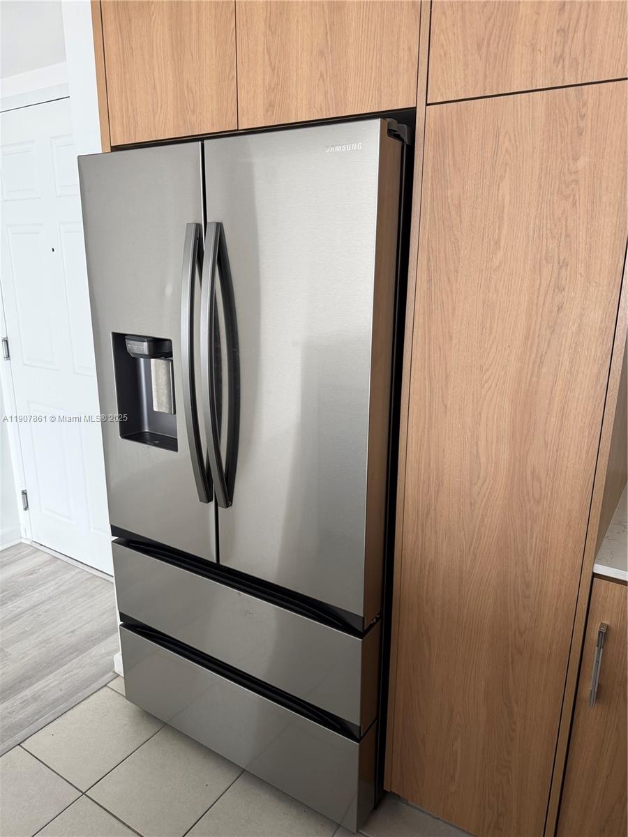 Photo of 140 Dixie Hwy  #807, Hollywood, Florida, 33020 - 