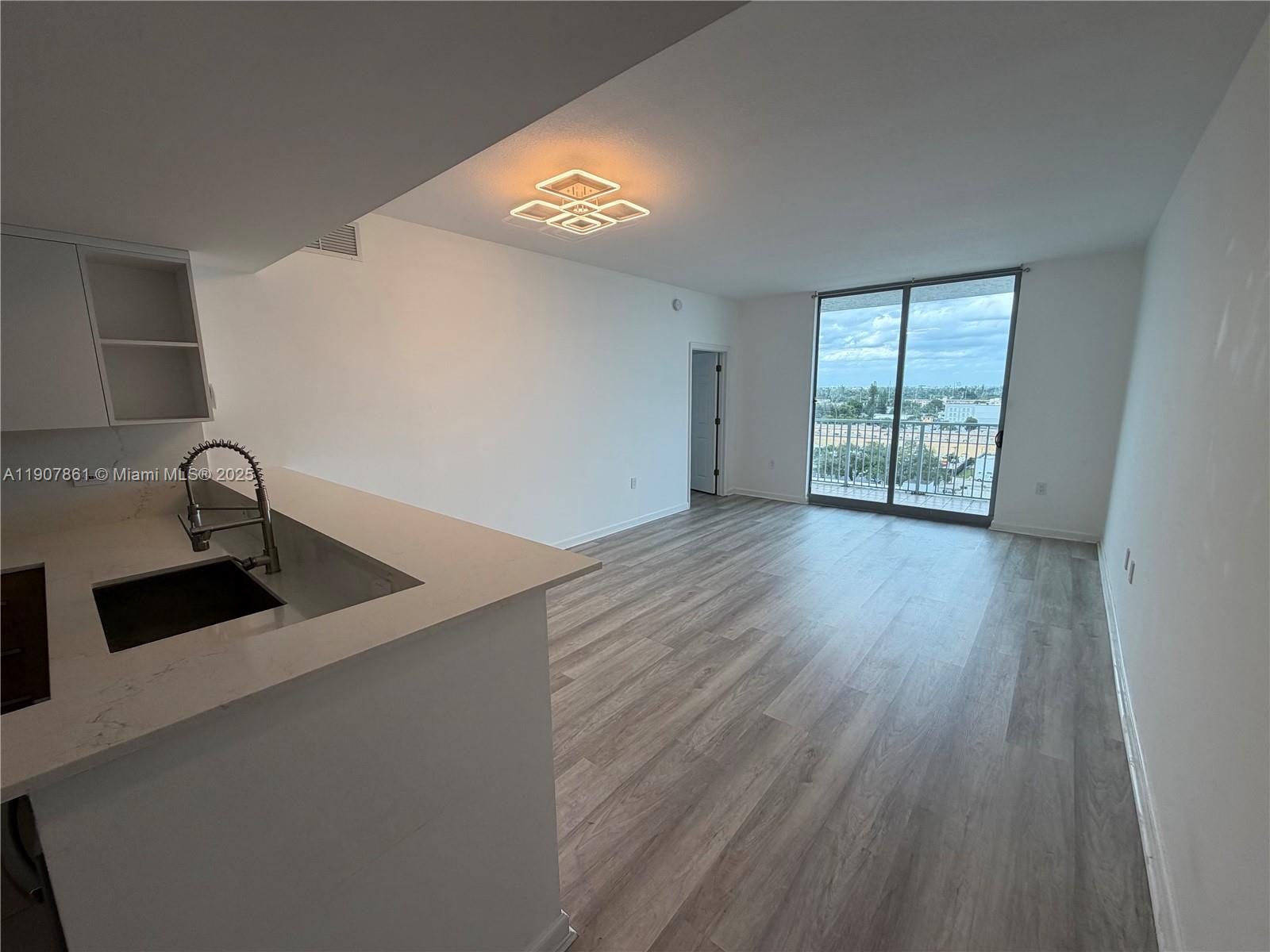 Photo of 140 Dixie Hwy  #807, Hollywood, Florida, 33020 - 