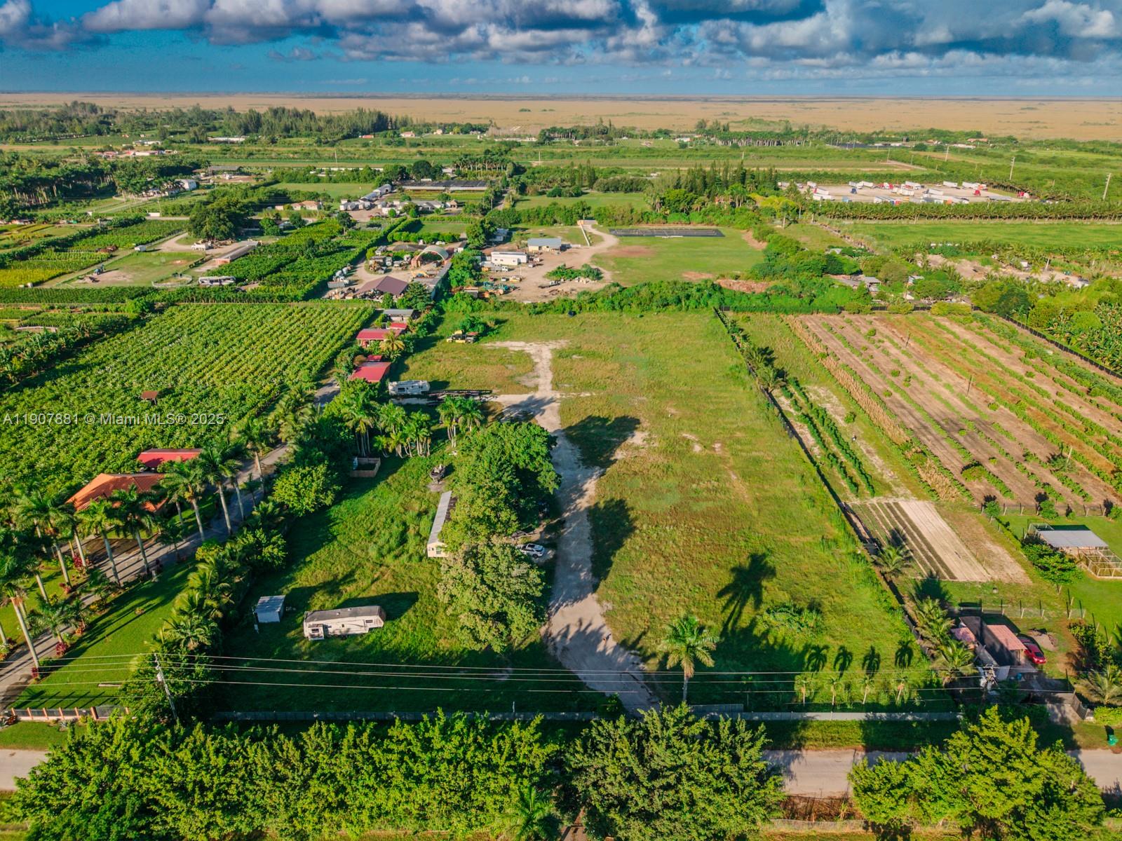 Ver detalles / sq. ft. $ 2025-11-04 0 foto