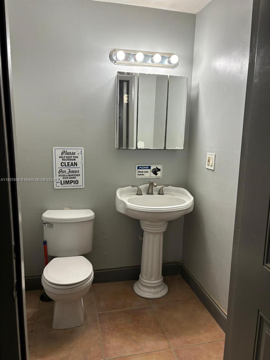 See details 6907 / sq. ft. $ 2025-11-04 0 Photo