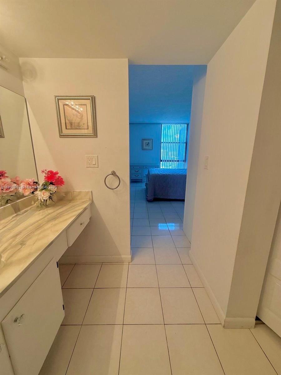 Photo of 20301 Country Club Dr #1421, Aventura, Florida, 33180 -