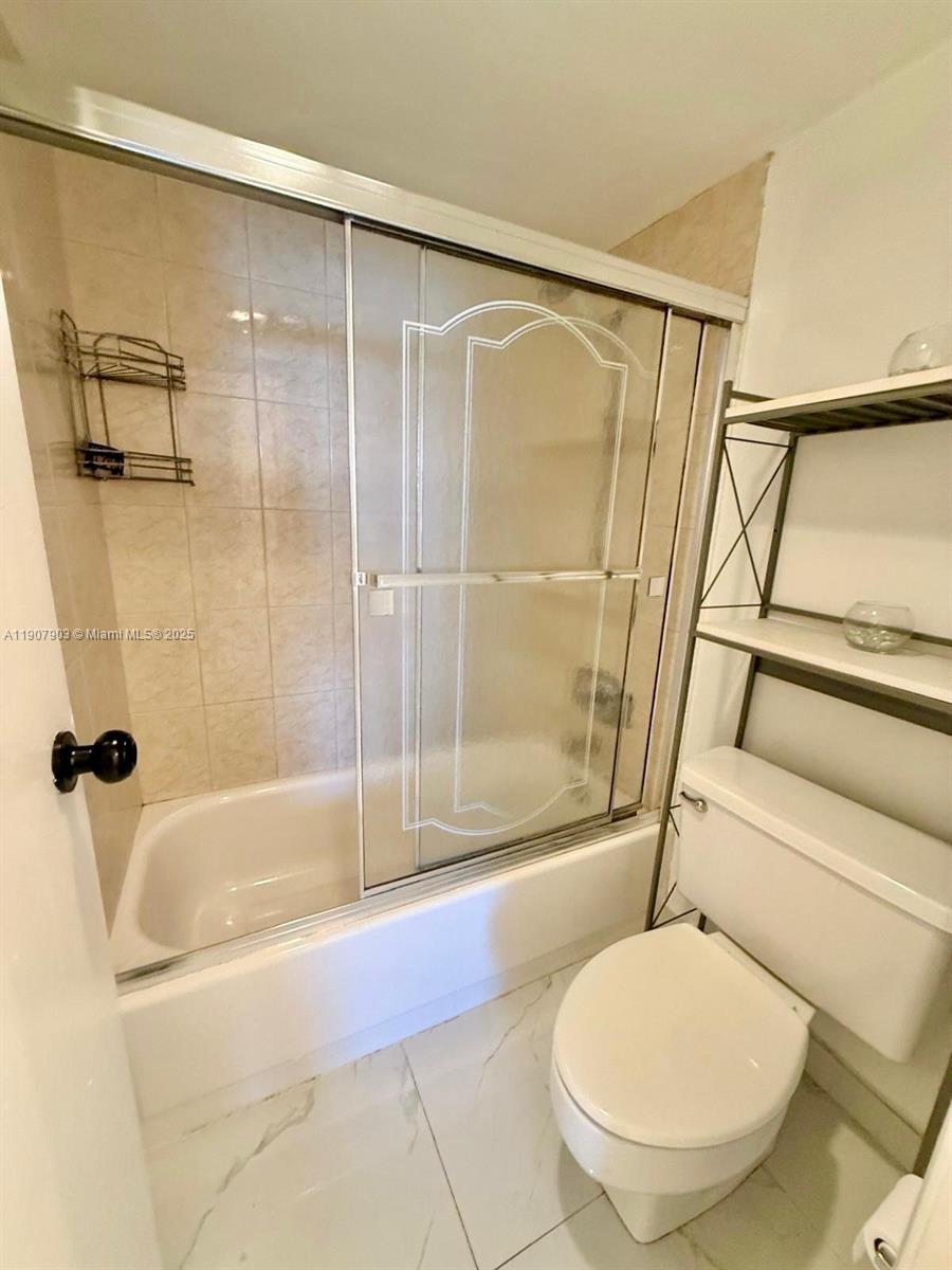 Photo of 20301 Country Club Dr #1421, Aventura, Florida, 33180 -