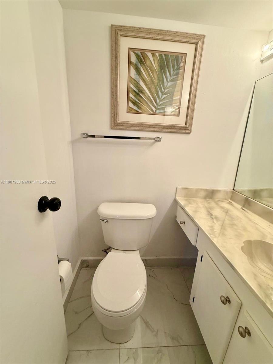 Photo of 20301 Country Club Dr #1421, Aventura, Florida, 33180 -