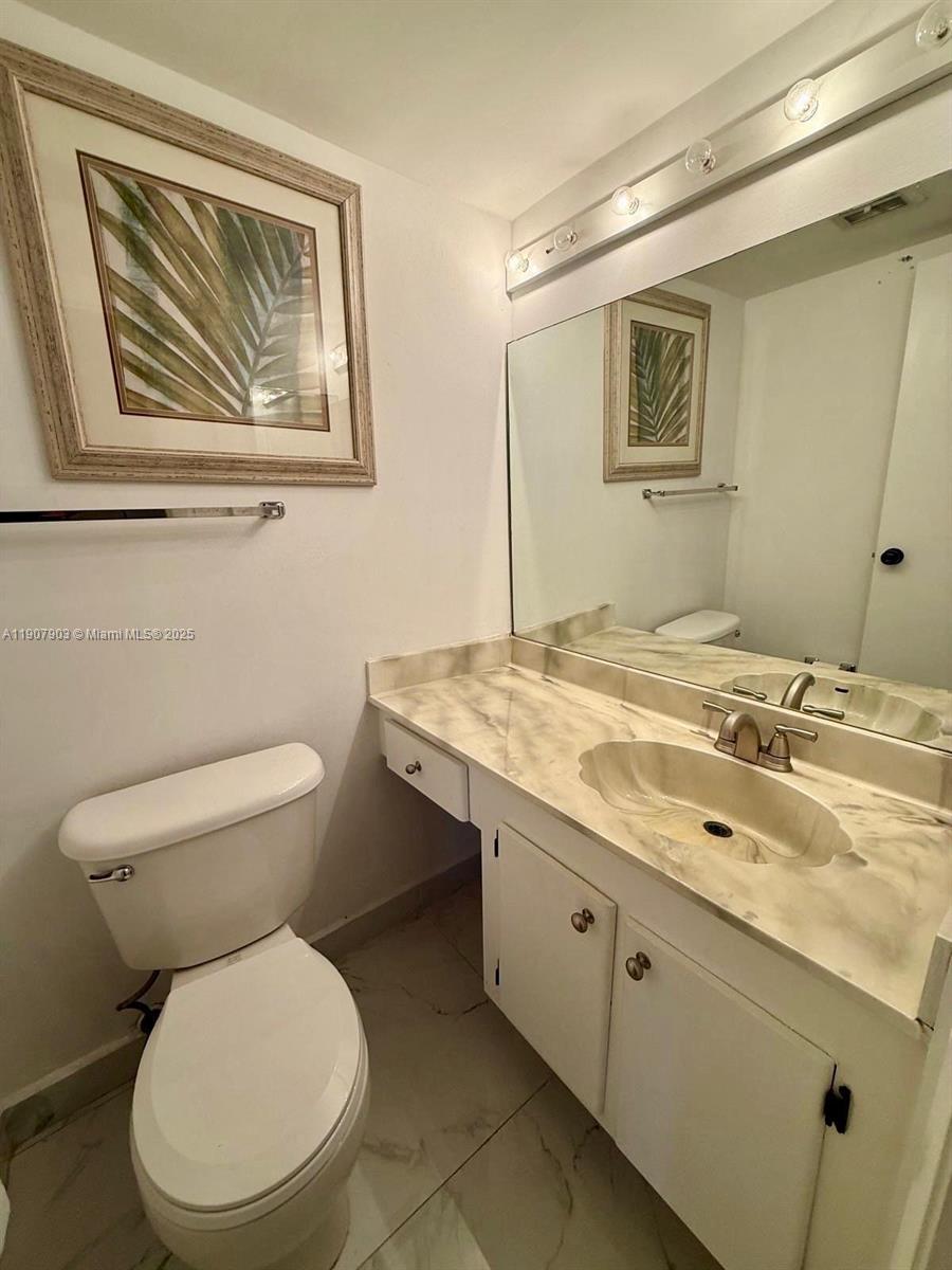 Photo of 20301 Country Club Dr #1421, Aventura, Florida, 33180 -