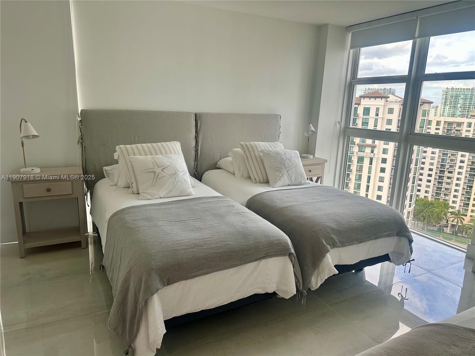 2005 2 / 2 1603 sq. ft. $ 2025-11-04 0 Photo