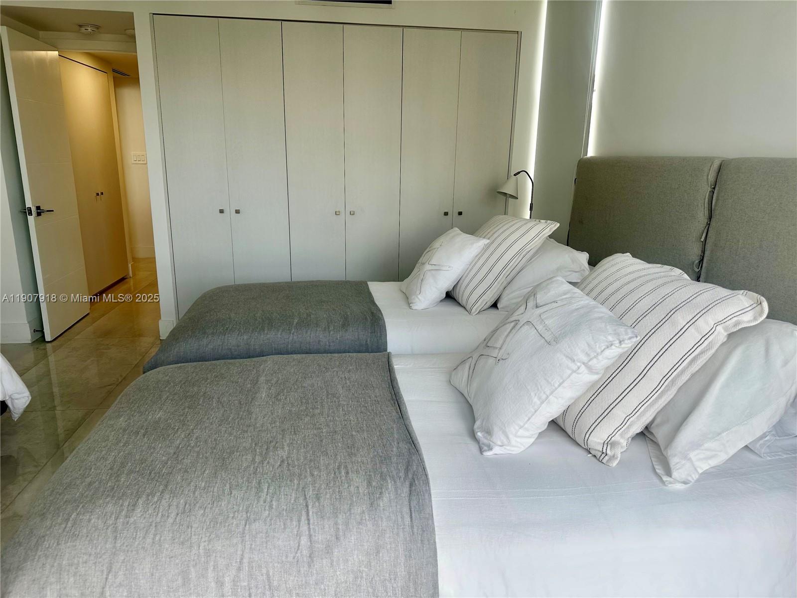 2005 2 / 2 1603 sq. ft. $ 2025-11-04 0 Photo