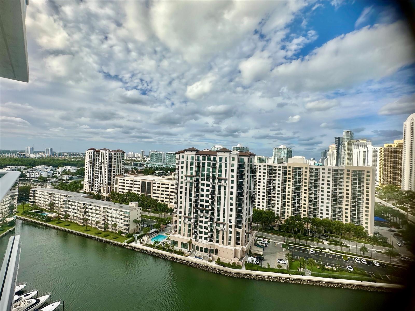 2005 2 / 2 1603 sq. ft. $ 2025-11-04 0 Photo