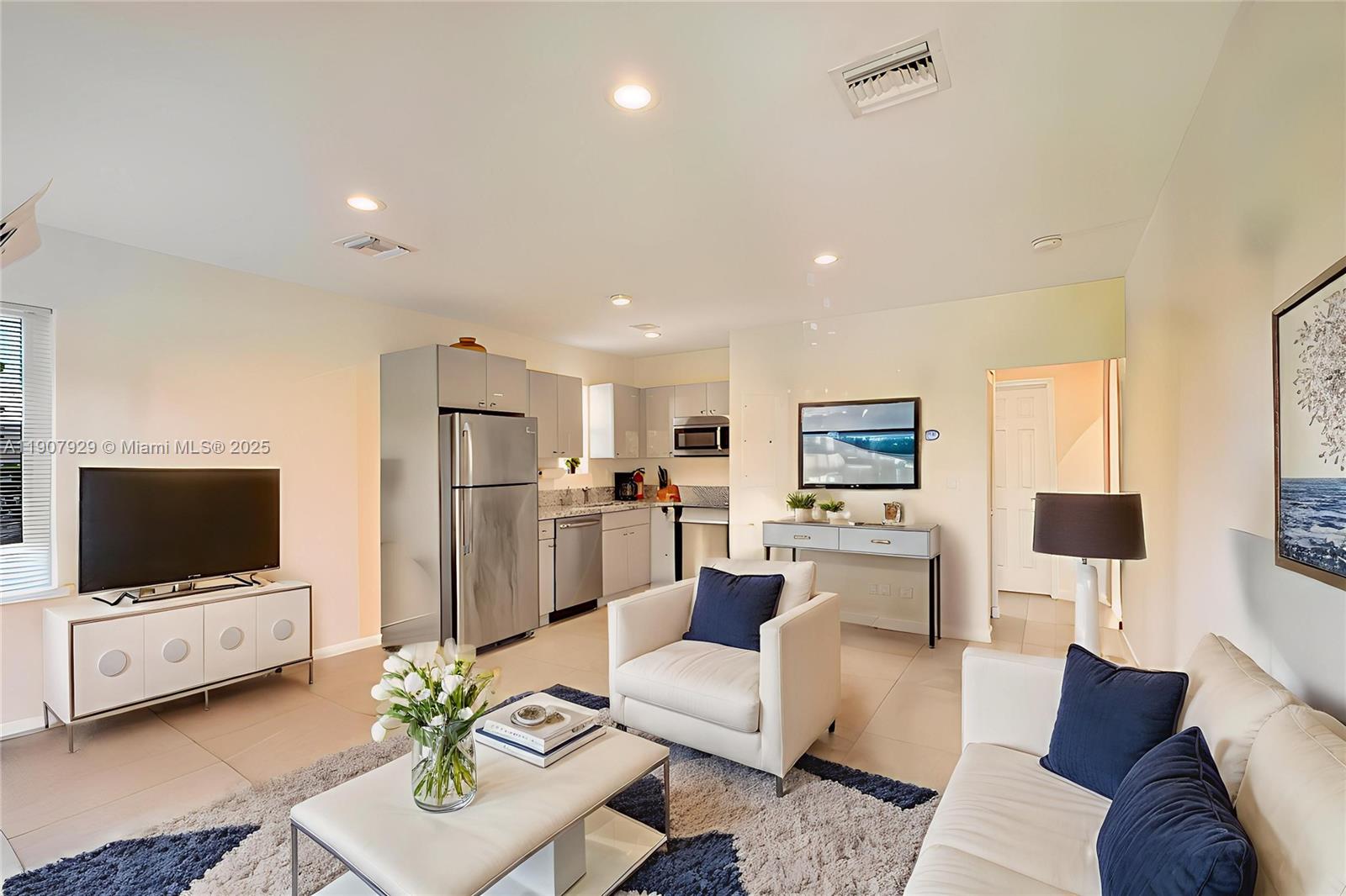 See details / 1700 sq. ft. $ 2025-11-04 0 Photo