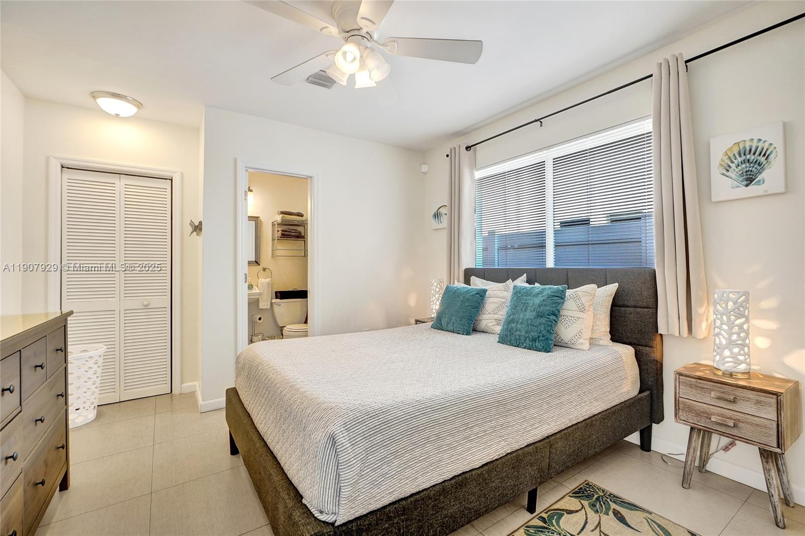 See details / 1700 sq. ft. $ 2025-11-04 0 Photo